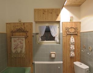 Holiday home, shower or bath, toilet