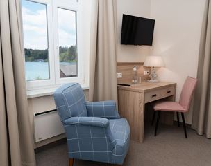 Junior Suite with Lake View (Shower or Bathtub)