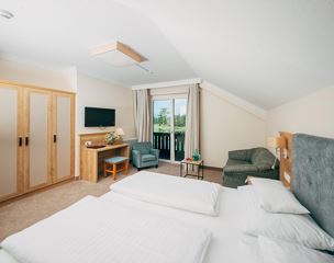 Double room with balcony (shower or bath)