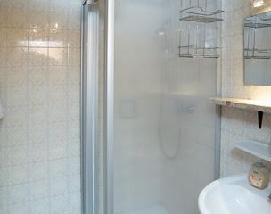 Apartment, separate toilet and shower/bathtub, balcony