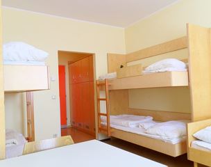 Zimmer 4-5 Betten