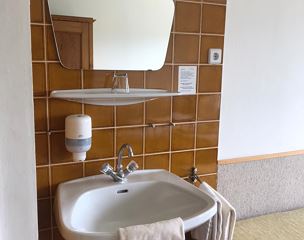 Twin room, shared shower/shared toilet, south