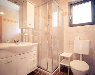 Doppelzimmer mit Dusche/WC und Balkon