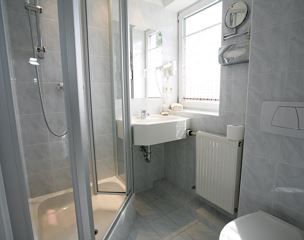 Camera doppia, doccia o bagno, WC