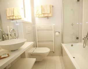 Double room, shower or bath, toilet, balcony