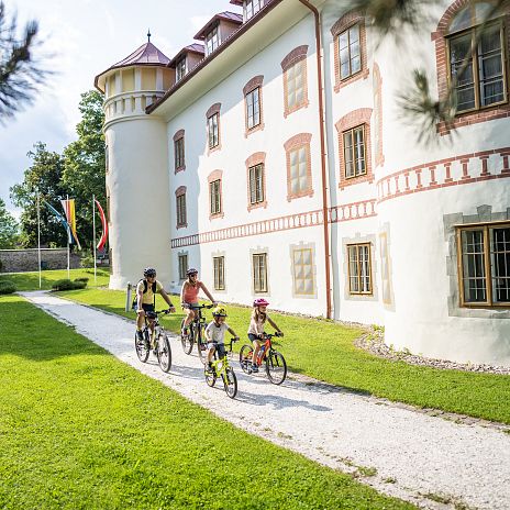 feldkirchen-radfahren-nockbike-genuss-biken-familie-nockberge-sommer-c-mbn-tourismus-gert-perauer-2023-4-1