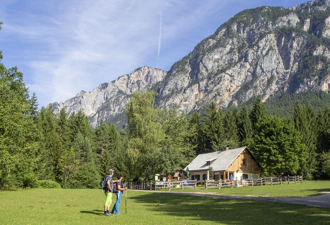 dobratsch-rundwanderweg-etappe-4-region-villach-tourismus-arthur-mrsel-2019-3-region-villach-tourismus-gmbh-arthur-mrsel-1