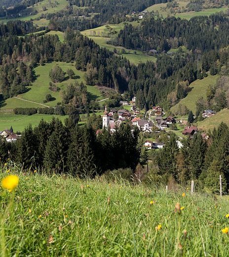 herbstlicher-ausblick-auf-arriach-region-villach-tourismus-gmbh-harald-kuebler-7