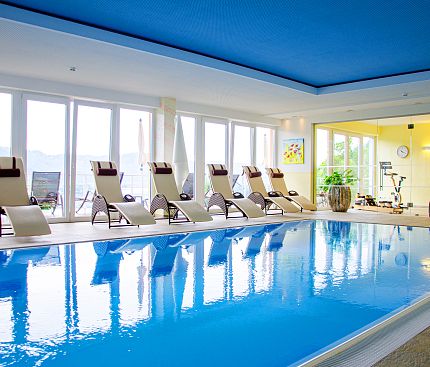 Hotel Ossiacher See Juni 2023 Pool.webp