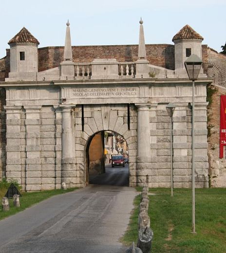 palmanovas-porta-udine-original-ciclovia-alpe-adria-radweg-2