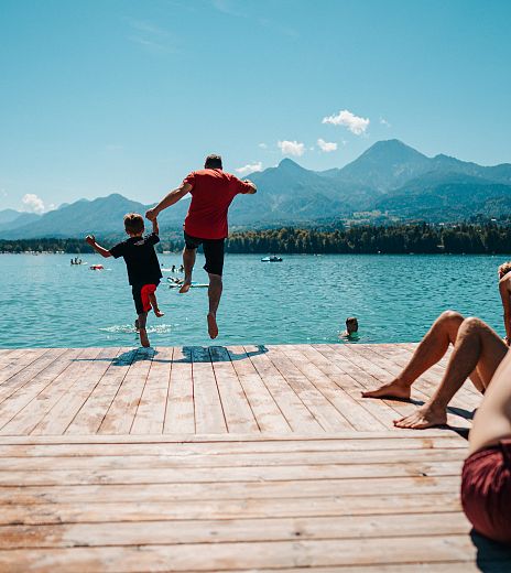 panorama-beach-drobollach-sprung-ins-wasser-region-villach-tourismus-gmbh-martin-hofmann-7