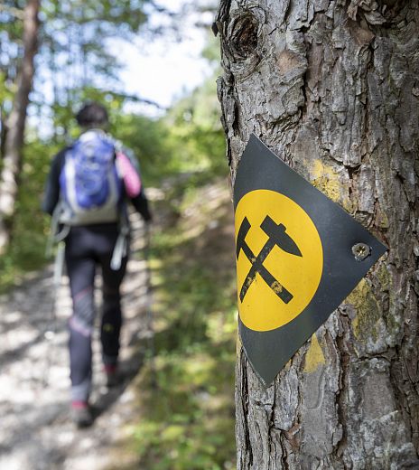 stollenwanderweg-wegweiser-2-region-villach-tourismus-gmbh-arthur-mrsel-7
