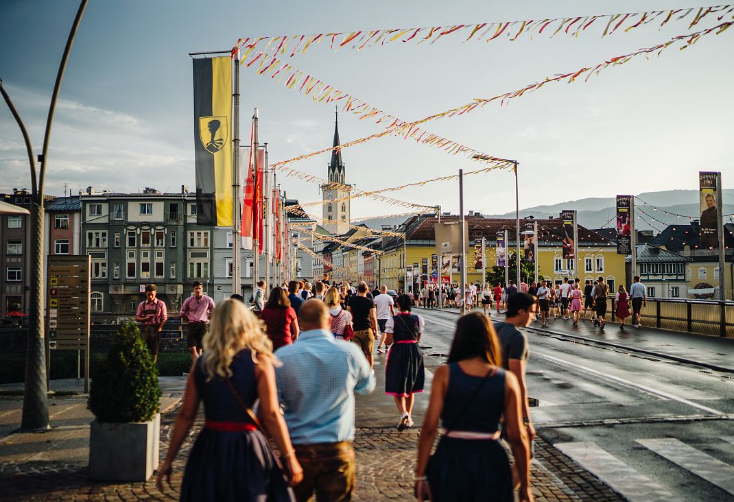 villacher-kirchtag-draubruecke-2-region-villach-tourismus-gmbh-martin-hofmann-1
