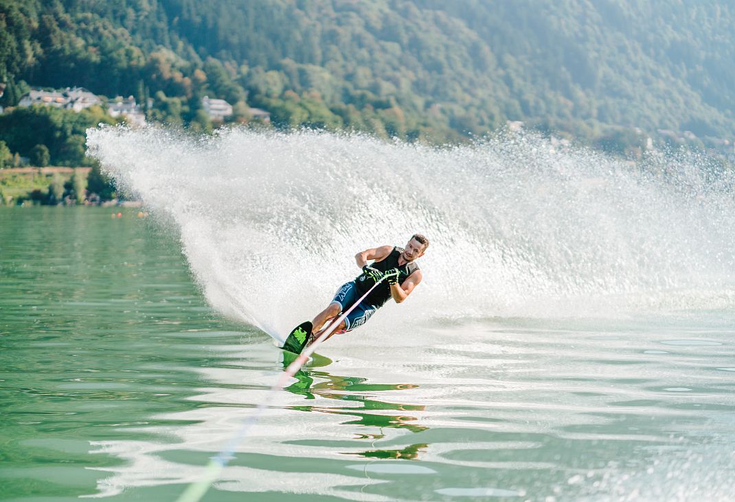 wasserskifahren-in-kaernten-am-ossiacher-see-region-villach-tourismus-gmbh-martin-hofmann-6